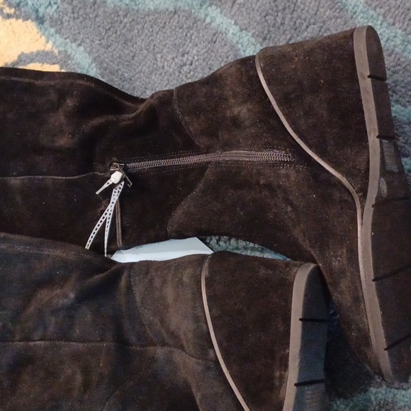 NEW Antonio Melani's Maesyn Black Oiled Tall Leather Boots SZ 6.5 - Picture 3 of 10